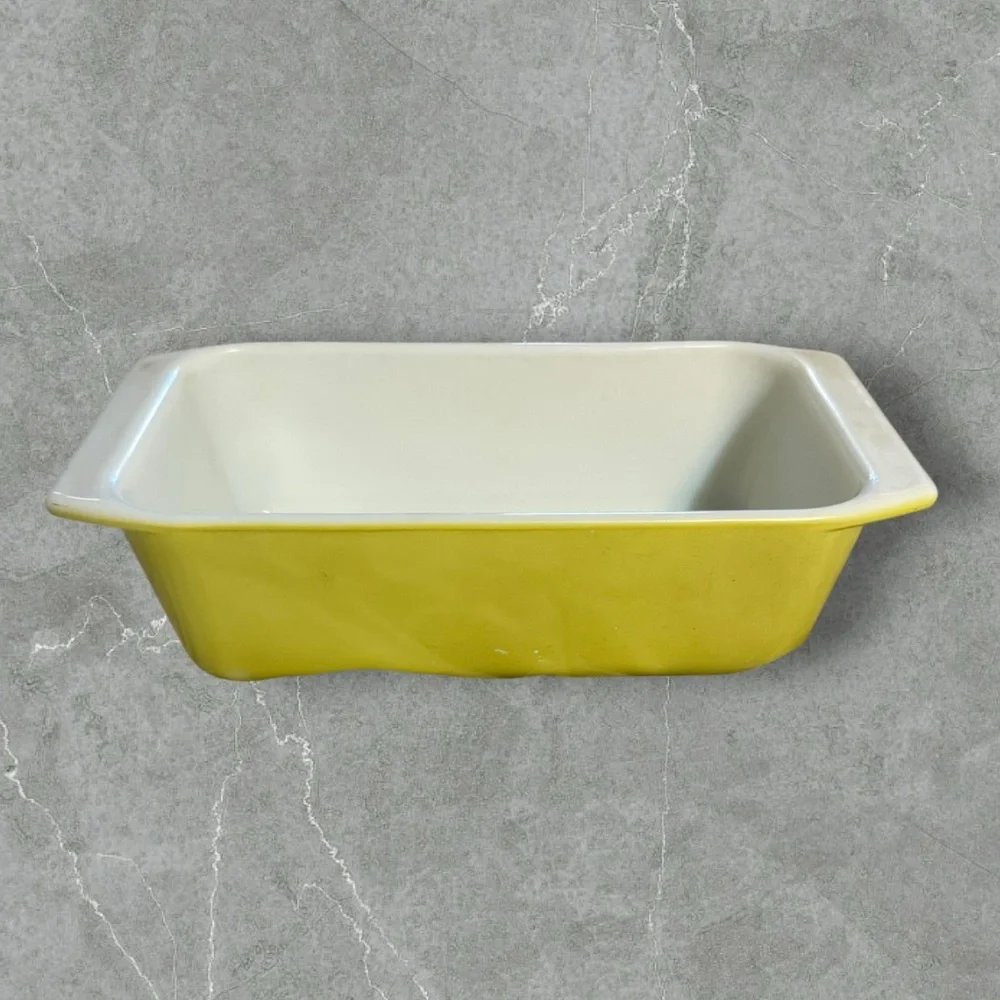 Vintage Pyrex Yellow Milk Glass Loaf Pan 8.5” x 4.5” x 2.5” Ovenware #913‎ USA